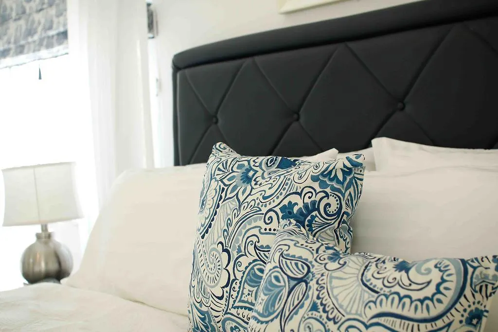 *** Πανσιόν Cattleya Luxury Suites Κίνγκστον Τζαμάικα